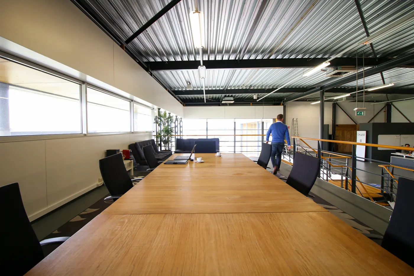 Werkplekken op kantoor bij SVM Digital Solutions